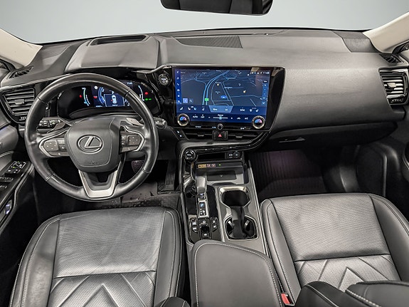 Lexus NX450h 17 of 30