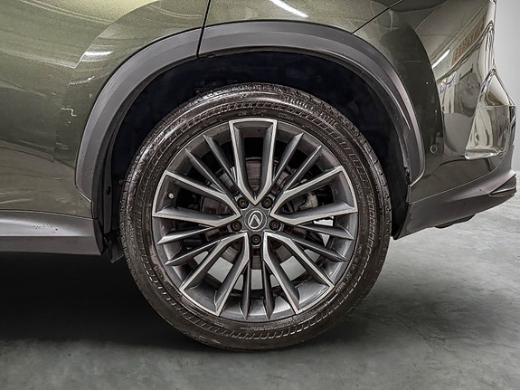 Lexus NX450h 3 of 30