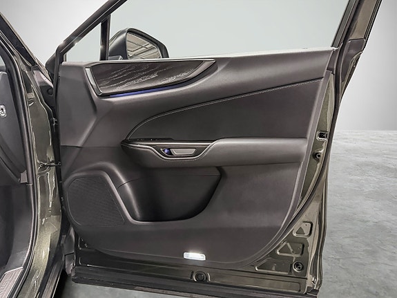 Lexus NX450h 24 of 30