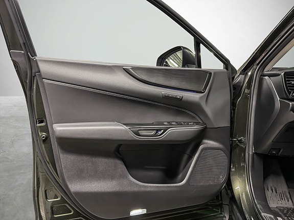 Lexus NX450h 13 of 30