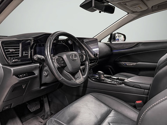 Lexus NX450h 14 of 30