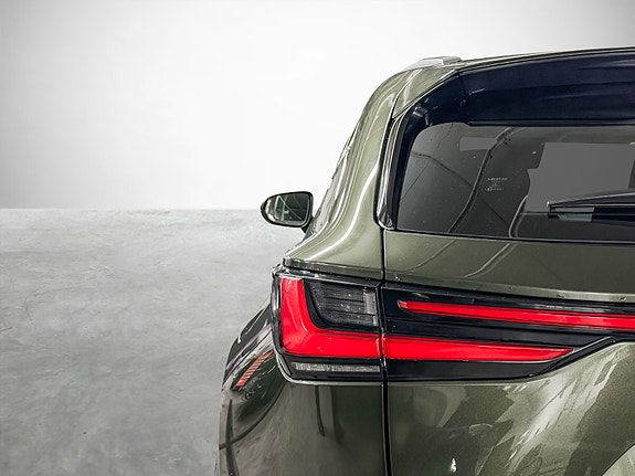 Lexus NX450h 6 of 30