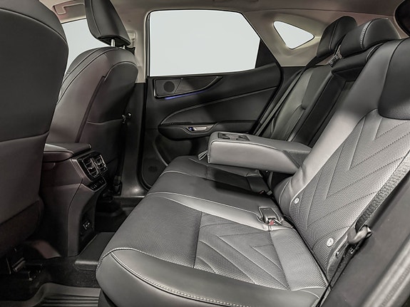 Lexus NX450h 27 of 30