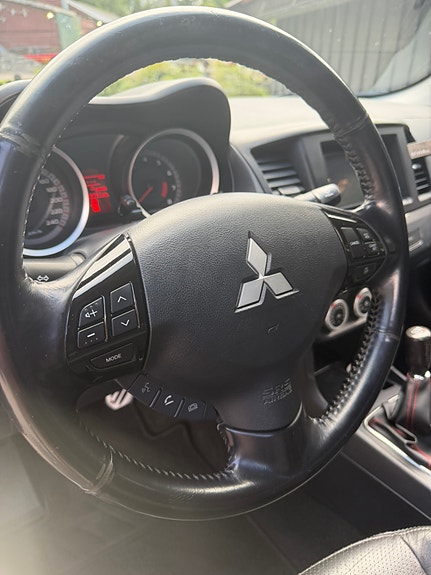 Mitsubishi Lancer 12 of 30