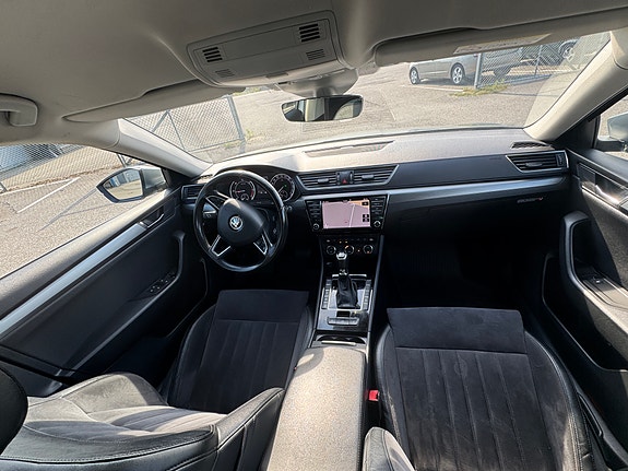 Skoda Superb 14 of 30