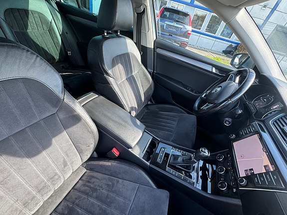 Skoda Superb 15 of 30