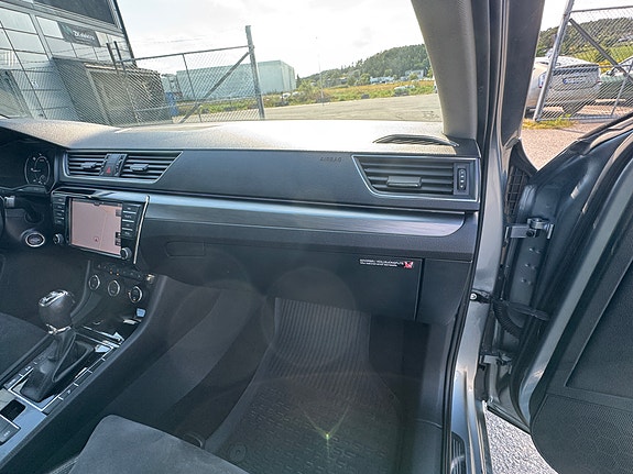 Skoda Superb 18 of 30