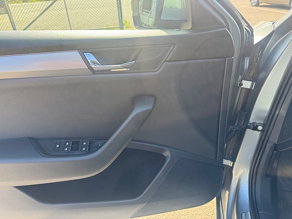 Skoda Superb 23 of 30
