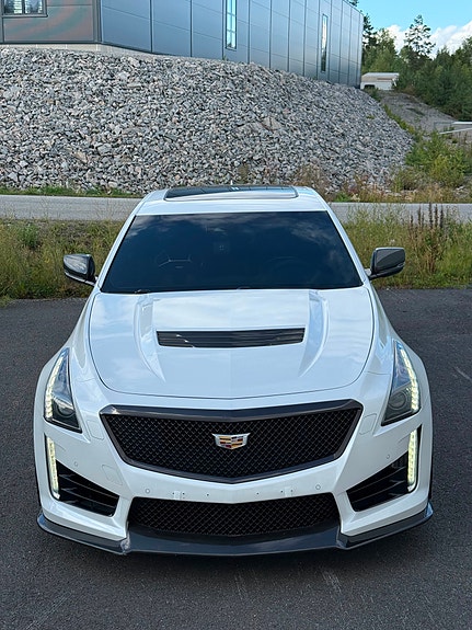 Cadillac CTS V 2 of 30