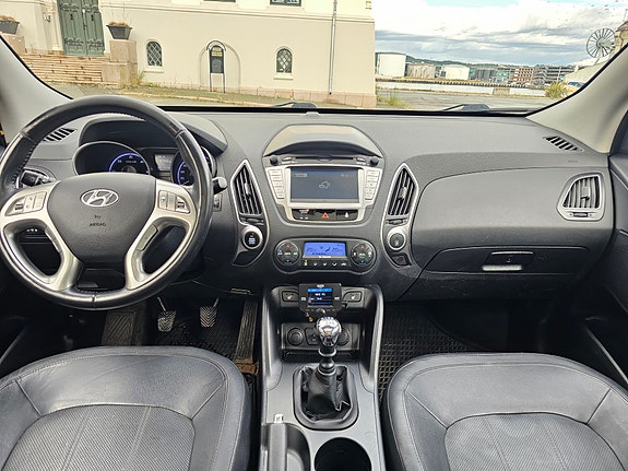 Hyundai ix35 4 of 17