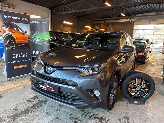 Toyota RAV4 2 of 20