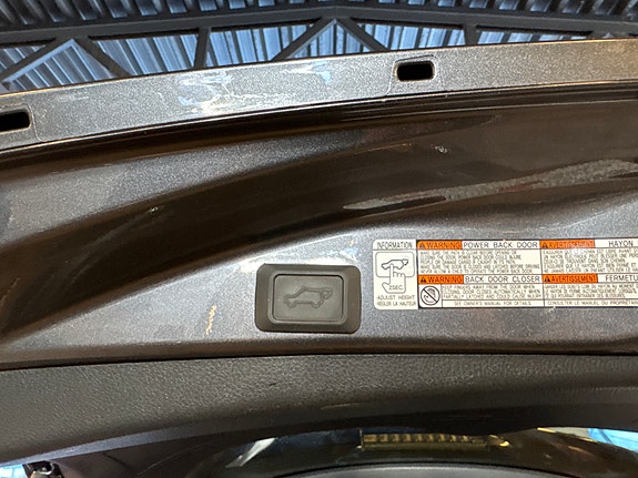 Toyota RAV4 6 of 20