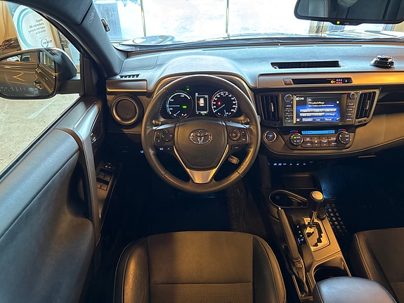 Toyota RAV4 11 of 20