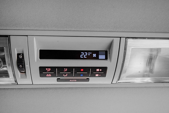 Volkswagen Caravelle 18 of 30