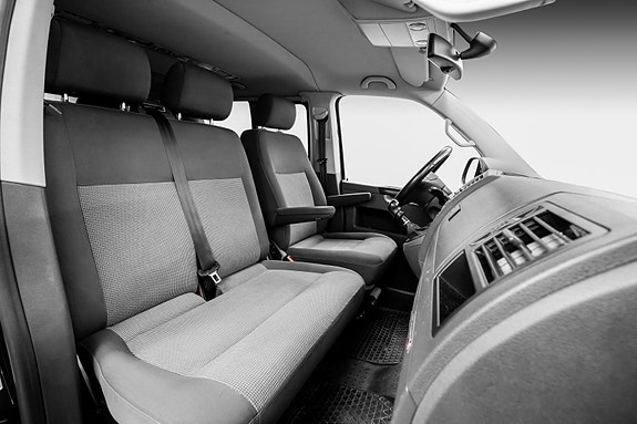 Volkswagen Caravelle 14 of 30