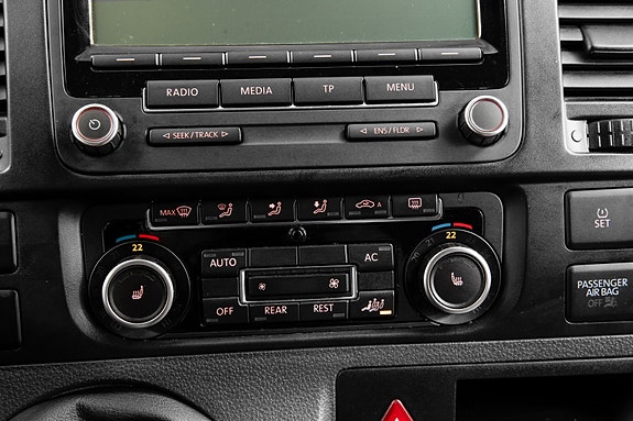Volkswagen Caravelle 24 of 30