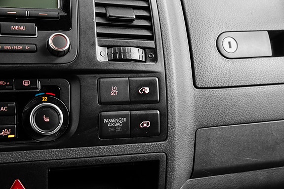 Volkswagen Caravelle 25 of 30