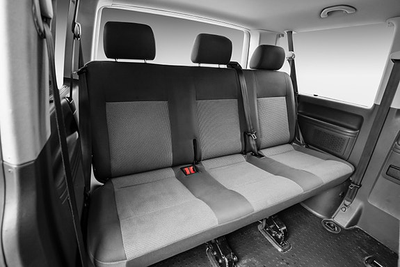 Volkswagen Caravelle 16 of 30