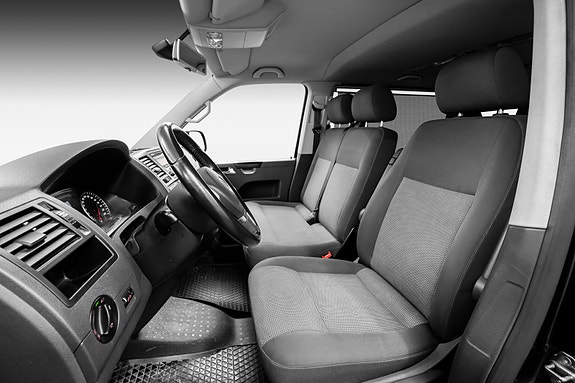 Volkswagen Caravelle 13 of 30