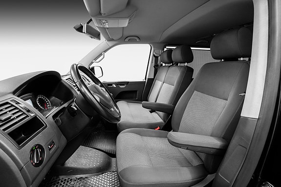 Volkswagen Caravelle 11 of 30