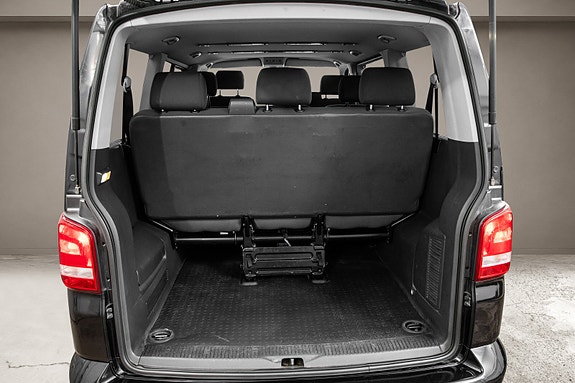 Volkswagen Caravelle 8 of 30