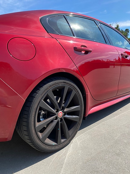 Jaguar XE 8 of 24