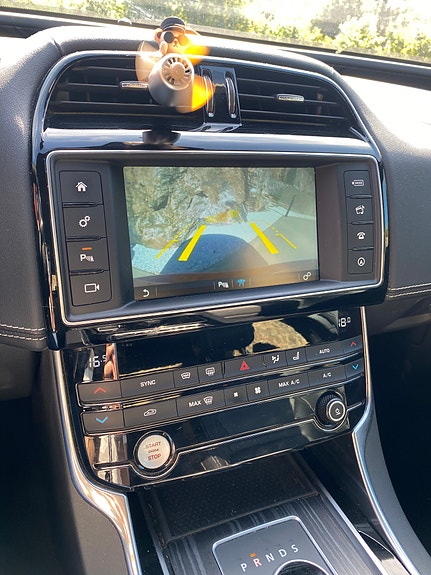 Jaguar XE 23 of 24