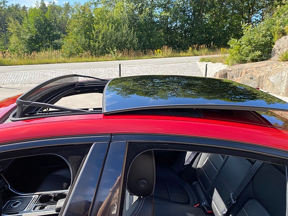 Jaguar XE 10 of 24