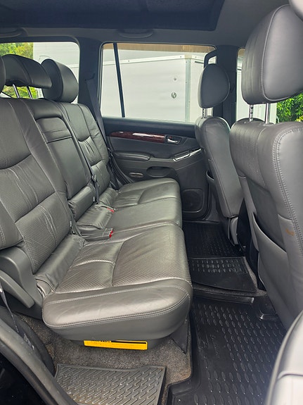 Toyota Land Cruiser 16 of 16