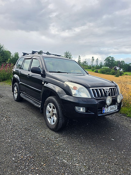 Toyota Land Cruiser 2 of 16