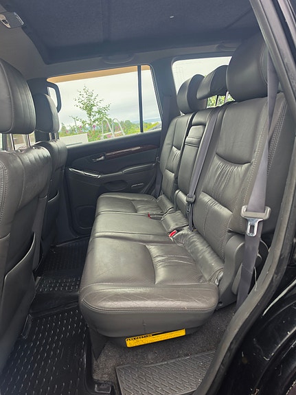 Toyota Land Cruiser 15 of 16