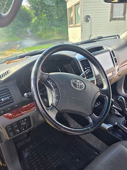 Toyota Land Cruiser 13 of 16