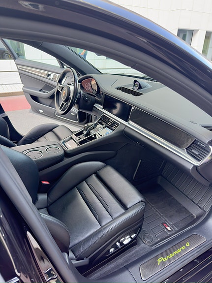 Porsche Panamera 25 of 25