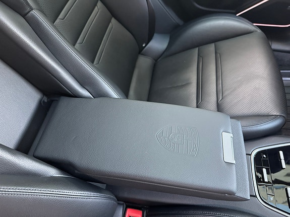 Porsche Panamera 18 of 25