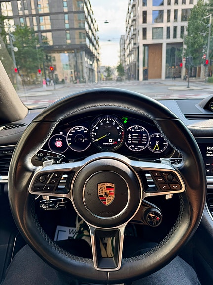 Porsche Panamera 24 of 25