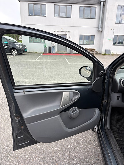 Toyota Aygo 21 of 30