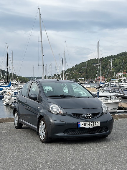 Toyota Aygo 2 of 30
