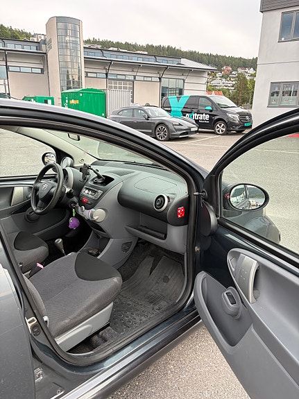 Toyota Aygo 24 of 30