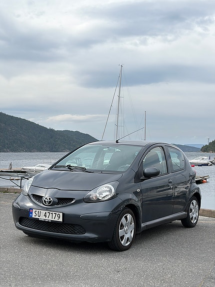 Toyota Aygo 3 of 30