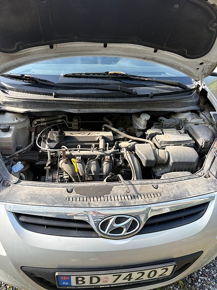 Hyundai i20 4 of 12