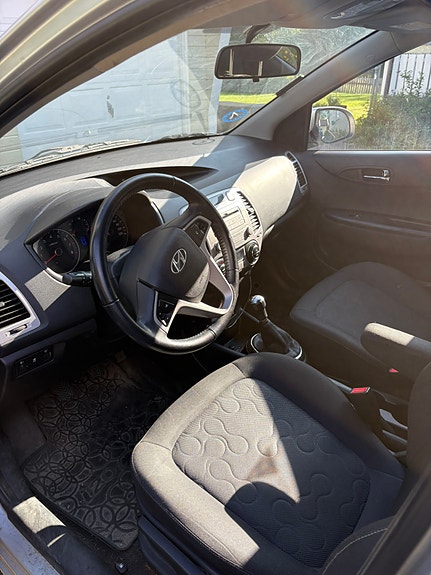Hyundai i20 5 of 12