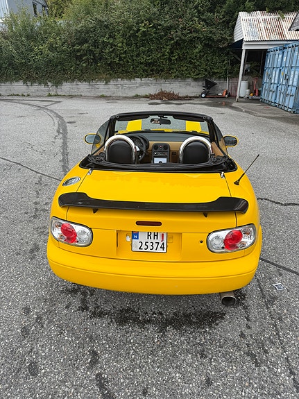 Mazda MX-5 8 of 28