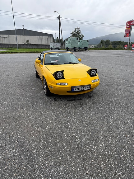 Mazda MX-5 2 of 28