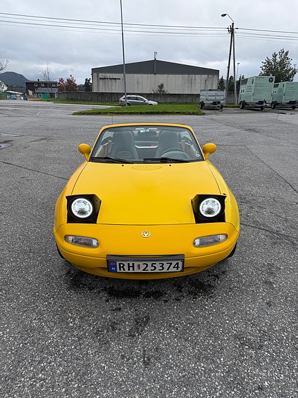 Mazda MX-5 6 of 28