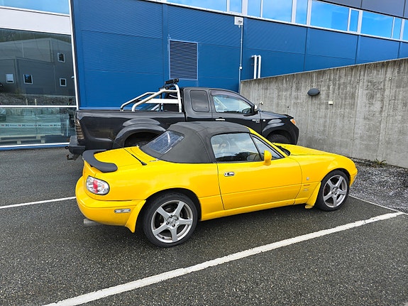 Mazda MX-5 15 of 28