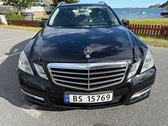 Mercedes-Benz E200 d 3 of 30
