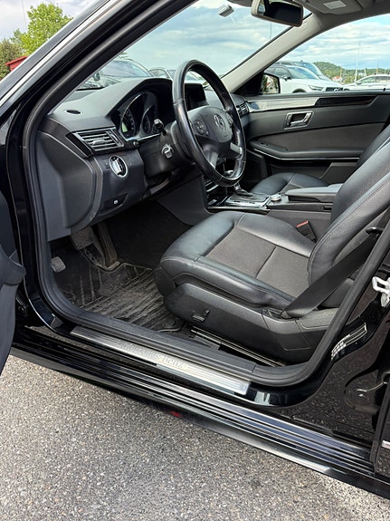 Mercedes-Benz E200 d 14 of 30