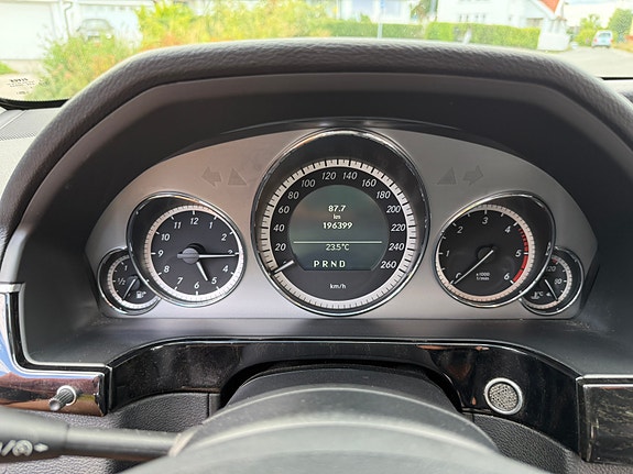 Mercedes-Benz E200 d 12 of 30