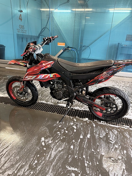 Aprilia SX 125 Super Motard 10 of 22