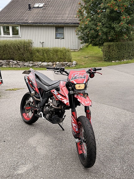 Aprilia SX 125 Super Motard 16 of 22
